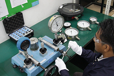 Industrial pressure measurement instruments used for testing and calibration