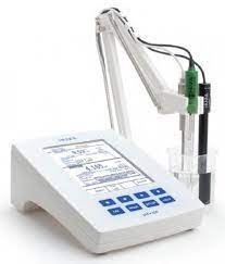 Water quality testing instruments for liquid measurement applications